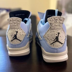 Mens Baby Blue Jordan 5 Sneakers Size 9